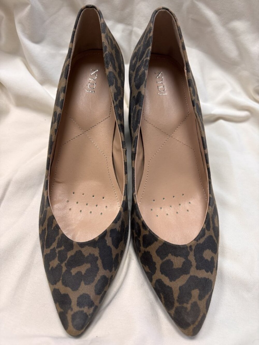 NYDJ Leopard Print Block Heel Pumps Women 7.5 medium Pointed Toe NWOB 1.5" Heel